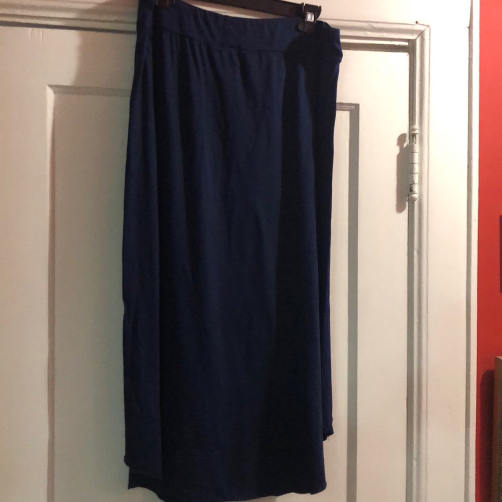 Navy hi-low skirt
